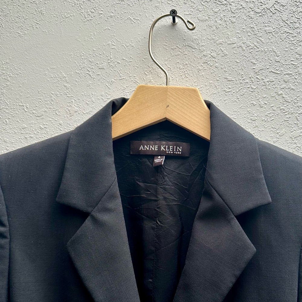 Anne Klein Women's Classic Black Blazer - Picture 2 of 4